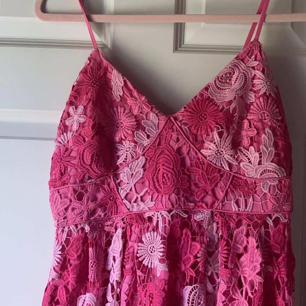 Lace dress - Picture 4 of 8